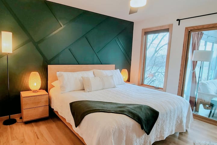 Koselig Cottage on Medicine Lake - Minneapolis