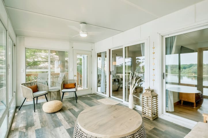 Koselig Cottage on Medicine Lake - Minneapolis