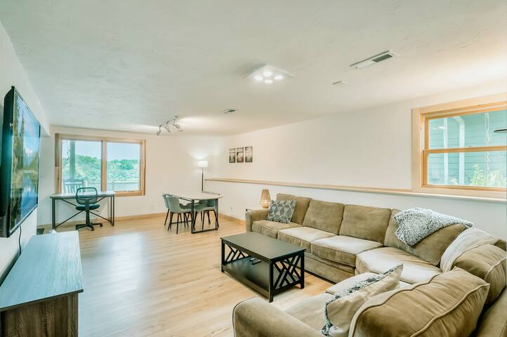 Koselig Cottage on Medicine Lake - Minneapolis