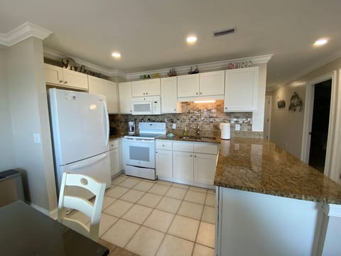 Closest to Ocean 2B,2B Remodeled, Great Ocean View
