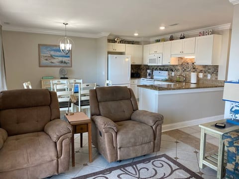 Closest to Ocean 2B,2B Remodeled, Great Ocean View