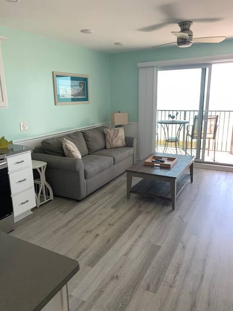 Direct Oceanfront 4th Floor Amazing Views 402B