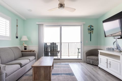 Direct OCEANFRONT Fully Remodeled End Unit 401B