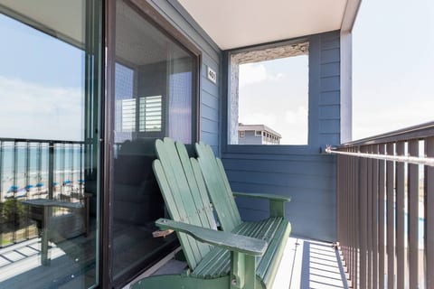Direct OCEANFRONT Fully Remodeled End Unit 401B