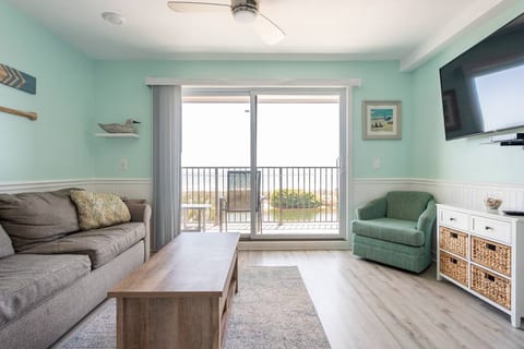 Direct Oceanfront Trainqility