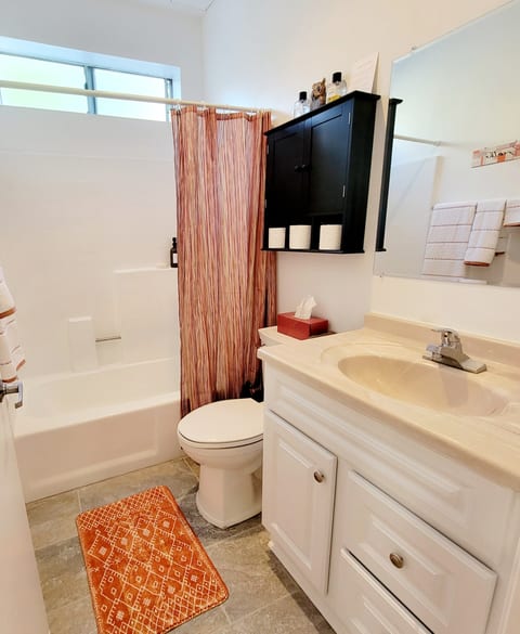 Hollywood 1 Bedroom Condo