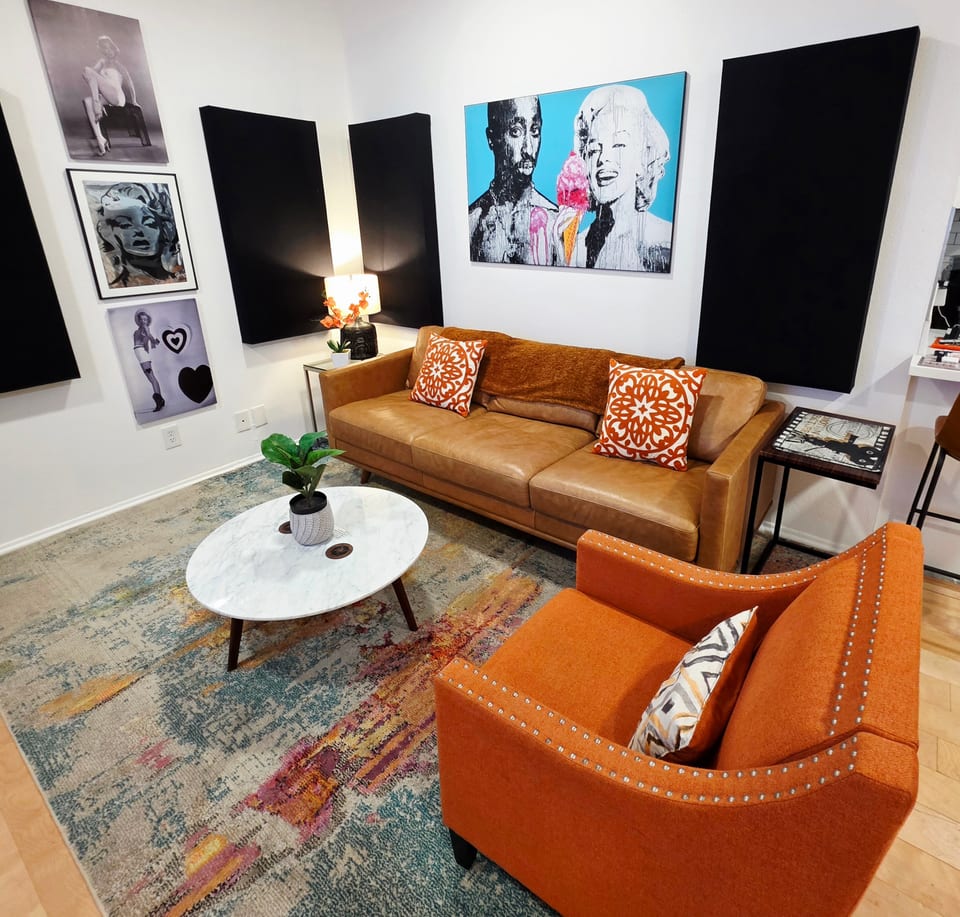 Hollywood 1 Bedroom Condo - Los Angeles