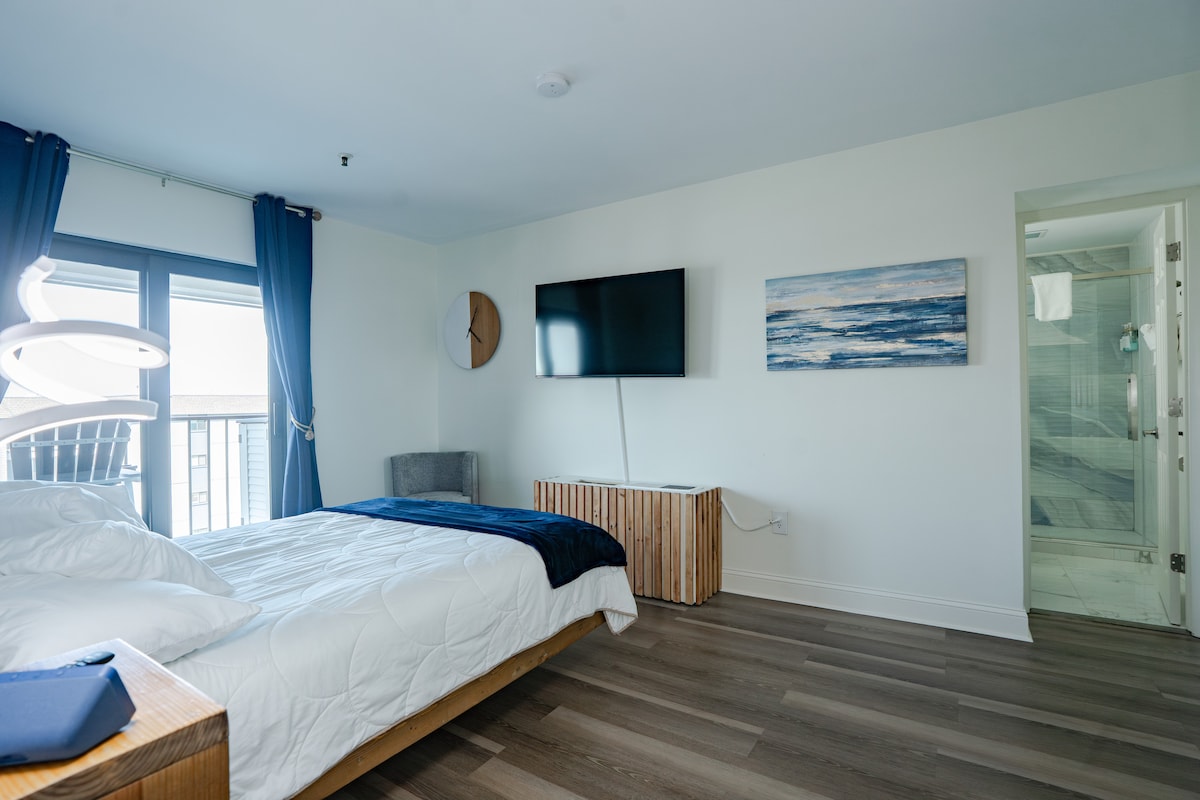 Stay Entertained in Style: Cozy up with 100+ Cable Channels, Netflix, and Hulu on Our 40' FireTV!