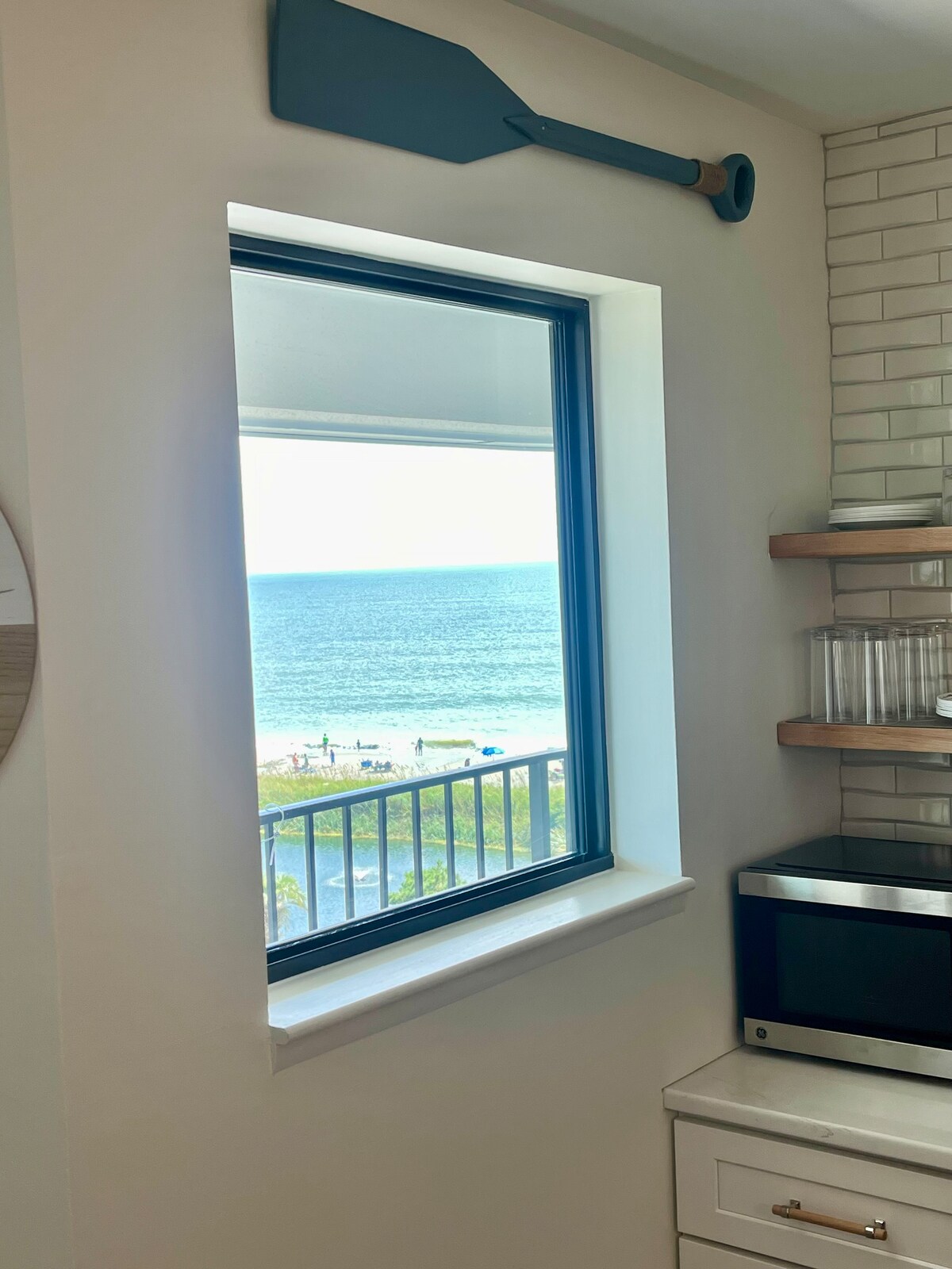 Enjoy the Oceanview from the kitchen.