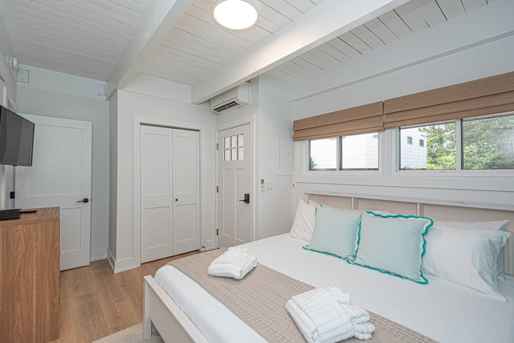 coastal-crush-private-beach!-fall-dates-open!/
