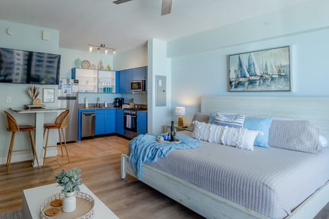 Cozy Studio with Gulf Views & Dedicated Parking