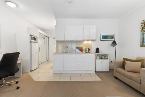 Tropical Oasis Studio
@ Ramada
Wi-Fi, Kitchenette