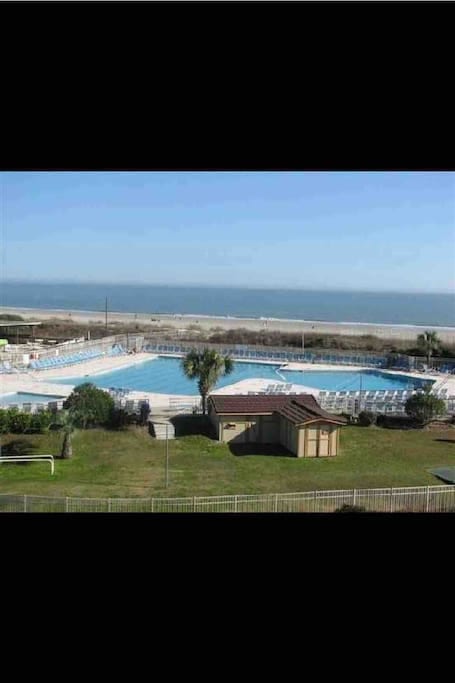Ocean front pool. There are two pools, including a kiddie pool.
Beach front bar next to this pool.
