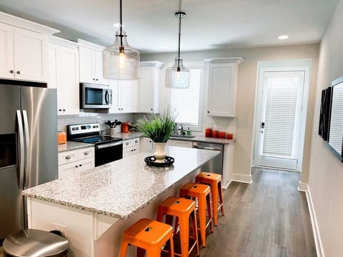 *New Listing* Centrally Located~Game Day Transit