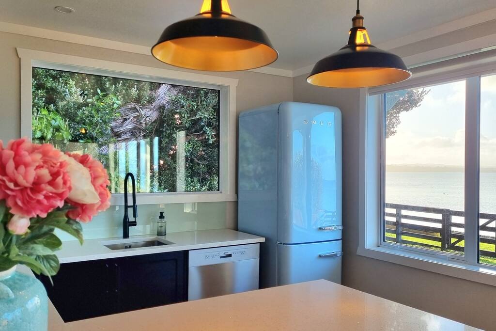 Full kitchen, SMEG appliances throughout.  Gorgeous views while you cook!