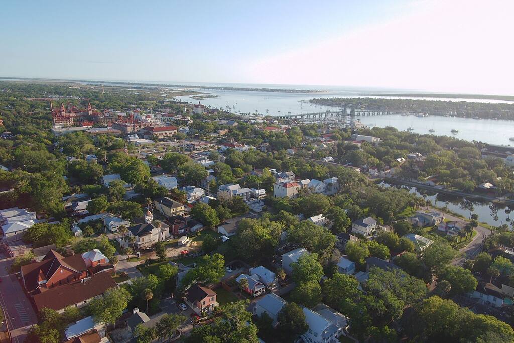 Historic Lincolnville Historic Lincolnville - Steps to Trolley #11, Tesla Charger, Walk Downtown - St. Augustine