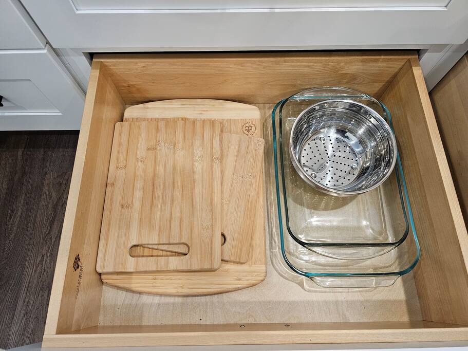 Cutting Boards, Baking dishes. Cutting Boards, Baking dishes. - Steps to Trolley #11, Tesla Charger, Walk Downtown - St. Augustine