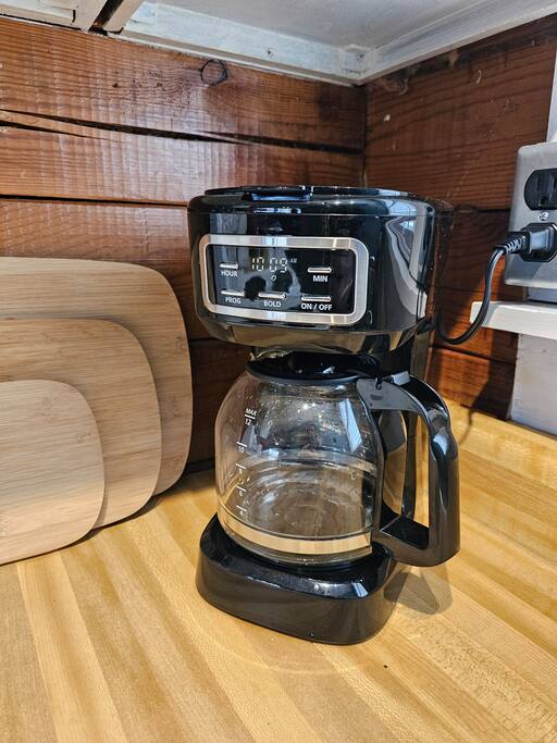Cozy Cabin: Hot Tub, Fast 500Mbps Wi-Fi, Fireplace - Mars Hill Cozy Cabin: Hot Tub, Fast 500Mbps Wi-Fi, Fireplace - Mars Hill