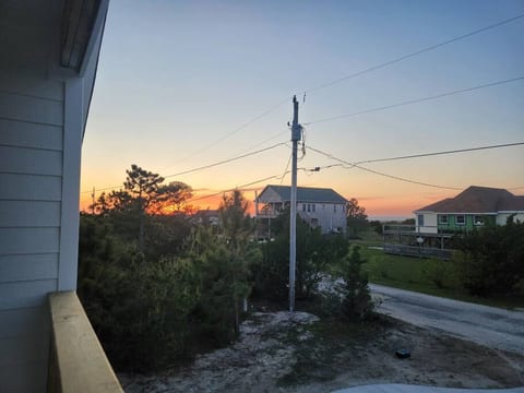 New OBX Beach Cottage|Water Views|Dog Friendly