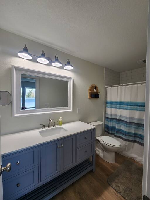 BRAND NEW beach cottage | Water Views | Beach Gear