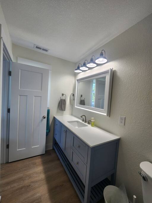 BRAND NEW beach cottage | Water Views | Beach Gear
