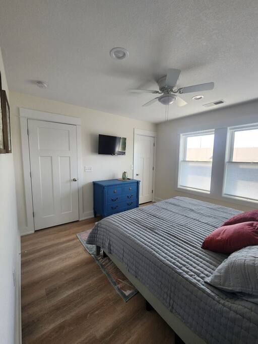 BRAND NEW beach cottage | Water Views | Beach Gear