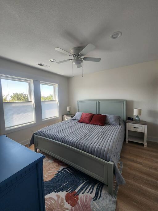 BRAND NEW beach cottage | Water Views | Beach Gear
