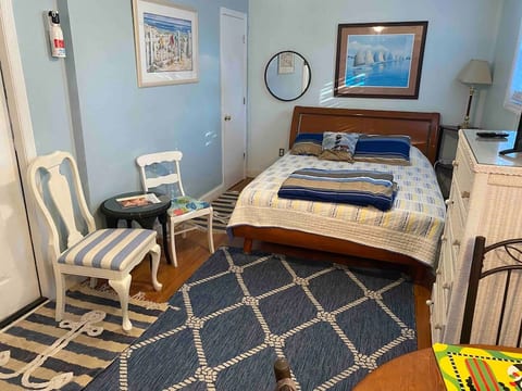 One queen bed