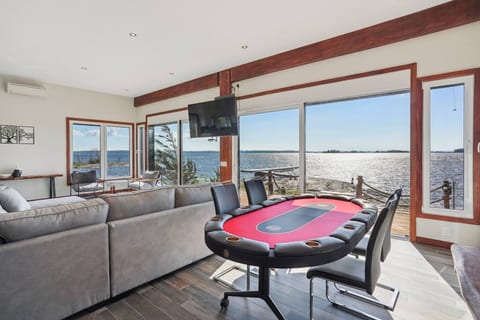 Jewel of Georgian Bay | Waterfront Cottage
