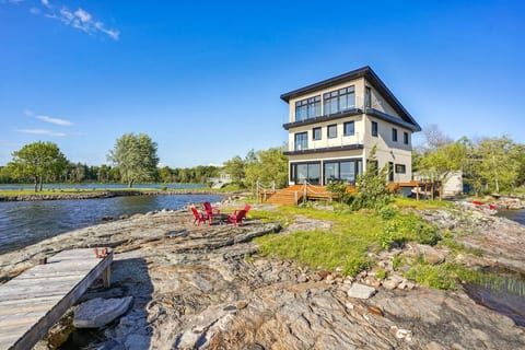 Jewel of Georgian Bay | Waterfront Cottage