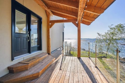 Jewel of Georgian Bay | Waterfront Cottage