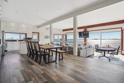 Jewel of Georgian Bay | Waterfront Cottage
