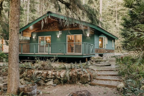 60GS - Mt Baker Lodging Cabin - Sleeps 4!
