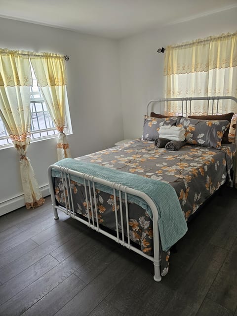 Queen Bedroom