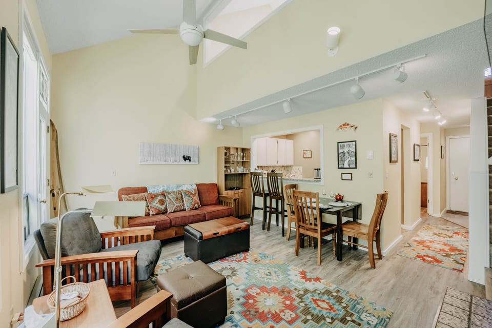 82SW - Mt Baker Lodging Condo - Sleeps 4! - Glacier