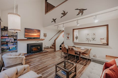 91SW - Mt Baker Lodging Condo - Sleeps 6!