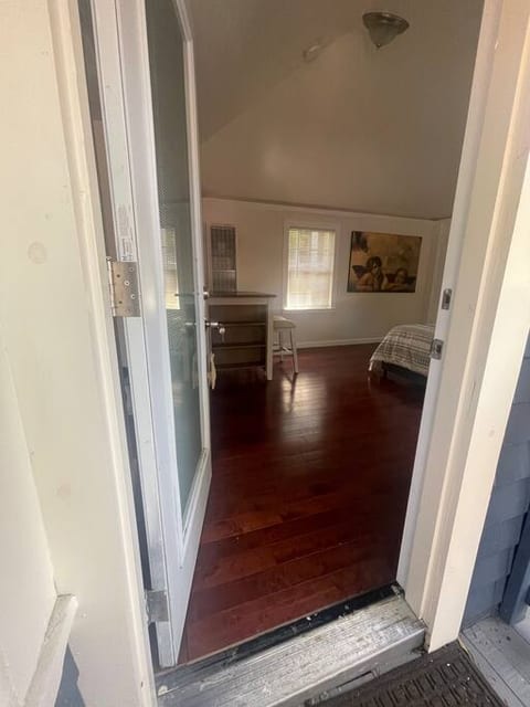 Well-located pet-friendly studio