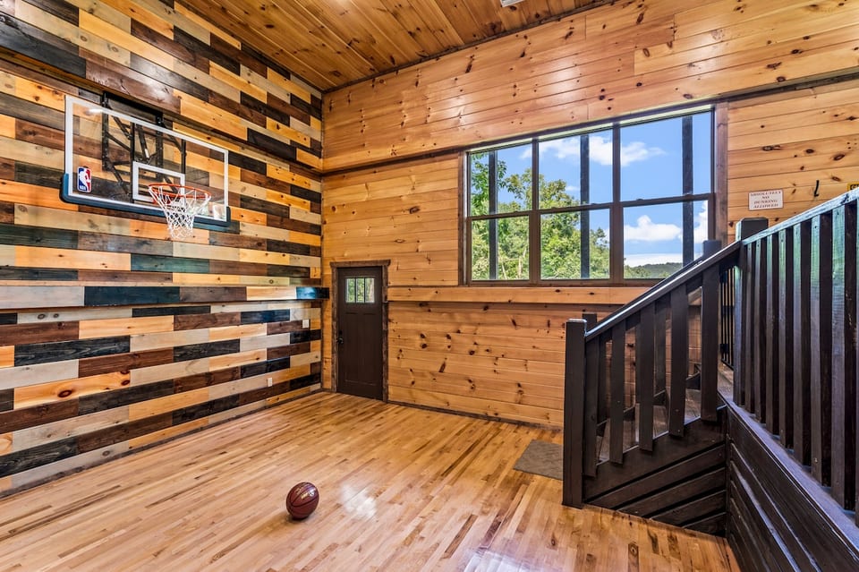 Cozy New Cabin for 12 w/ Loft & Basketball Court image 2