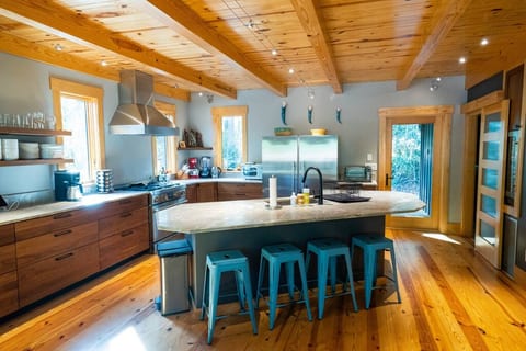 Main House - Kitchen