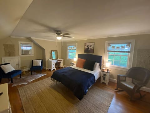 Shawn's Oasis room is large and offers a private area inside of the Greenville Classic. Relax with your own tv and comfortable seating. Another unique feature of this special house.