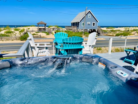 Hot tub and beach views. Ahhhhh.