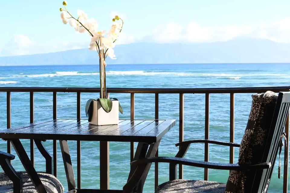 Tropical Hawaiian Oceanfront - Maui, Hawaii - Napili-Honokowai