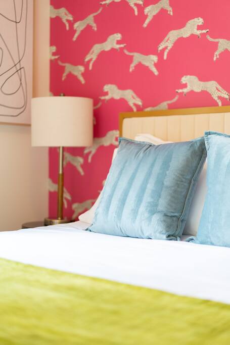 Cozy& Comfy  | Lenovo15mins | King bed | BackPatio