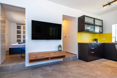 House STiKA - Unit 376048-13