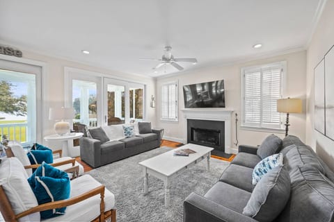 Burke's Place #9 - Charming 3BR Great Water Home