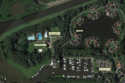 Lakeside Cottage De Rijd