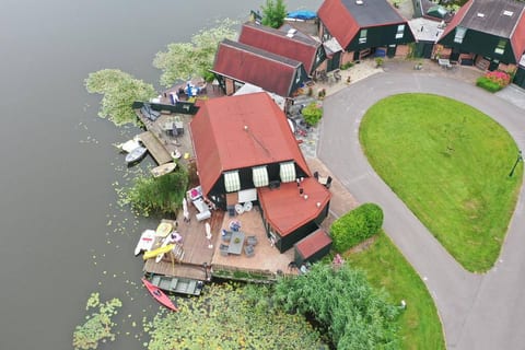 Lakeside Cottage De Rijd