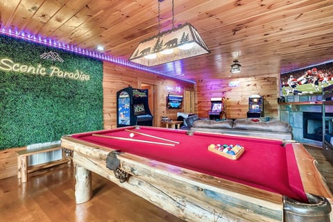 Scenic Paradise Cabin, Gatlinburg, TN