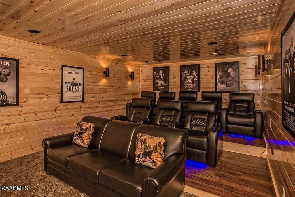 private-pool-home-theater-game-room-phenomenal/