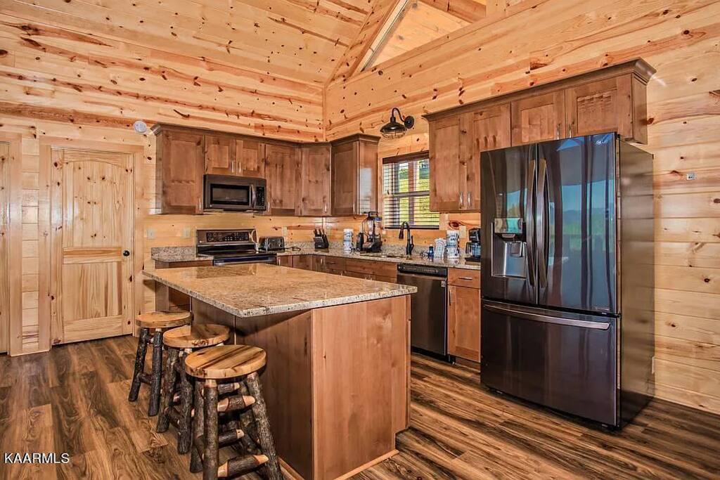 private-pool-home-theater-game-room-phenomenal/